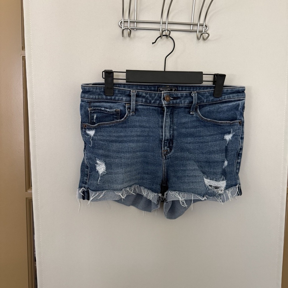Abercrombie & Fitch Women's 29/8 Blue Medium Wash Low Rise Harper Jean Shorts